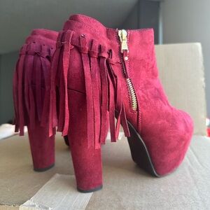 Fringe Suede Ankle Boots - Red